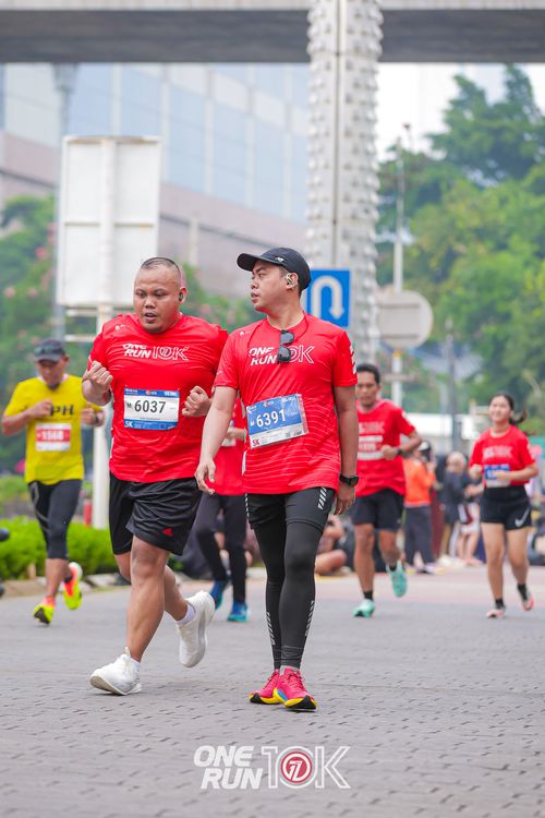 Race photo from ONE RUN 10K 2025