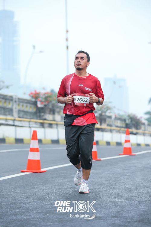 Race photo from ONE RUN 10 K