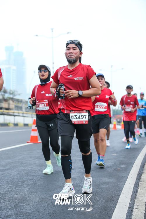 Race photo from ONE RUN 10 K