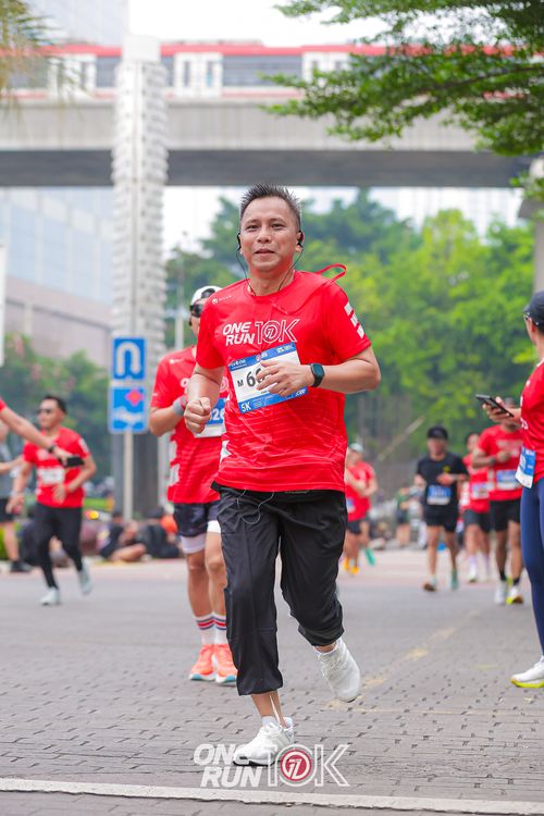 Race photo from ONE RUN 10K 2025