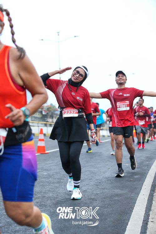 Race photo from ONE RUN 10 K