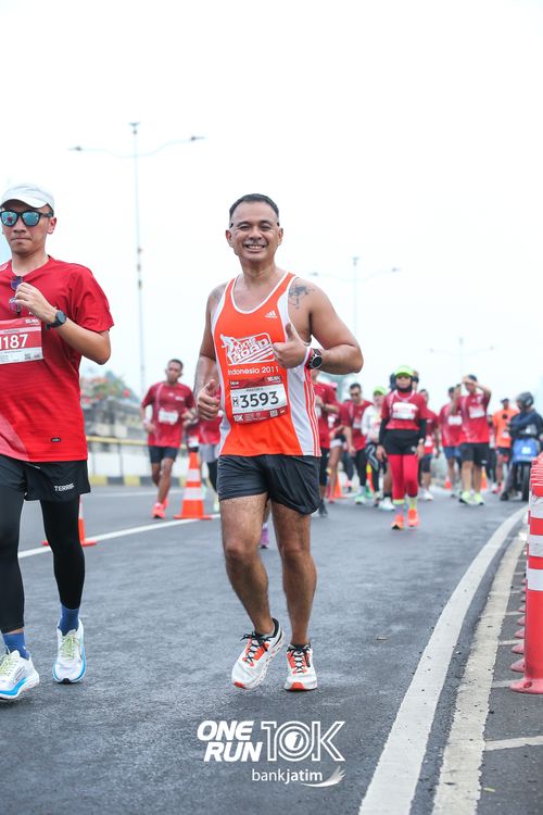 Race photo from ONE RUN 10 K