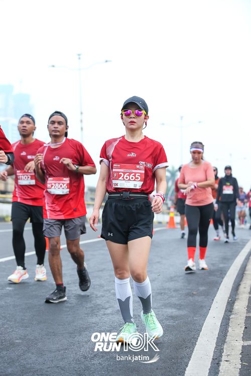 Race photo from ONE RUN 10 K