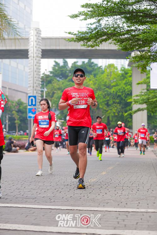 Race photo from ONE RUN 10K 2025