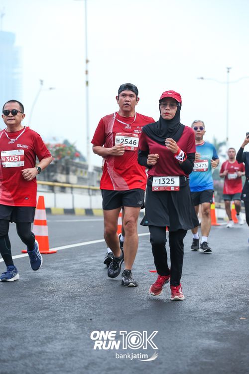 Race photo from ONE RUN 10 K