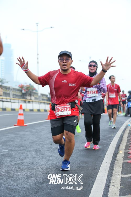 Race photo from ONE RUN 10 K