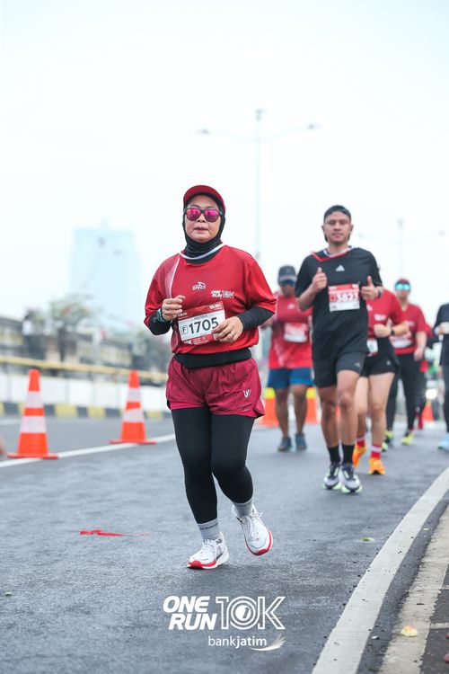 Race photo from ONE RUN 10 K