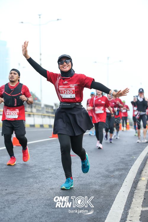 Race photo from ONE RUN 10 K