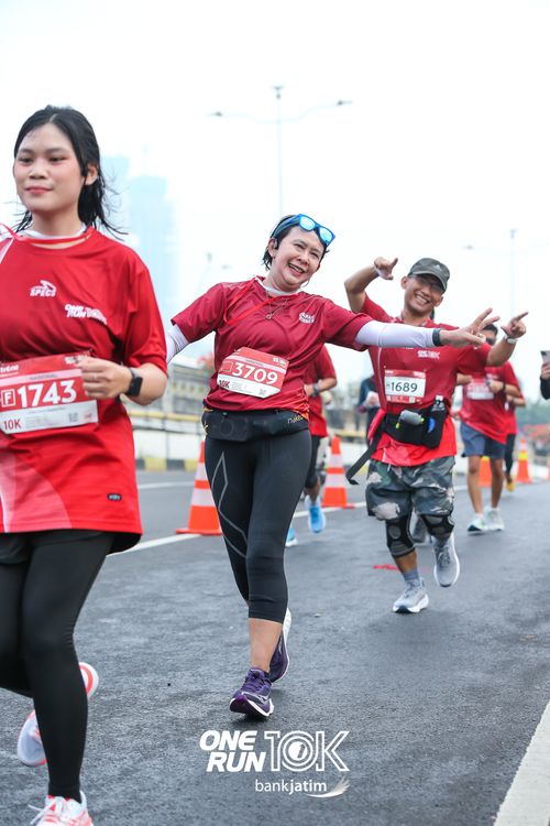 Race photo from ONE RUN 10 K