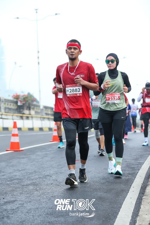 Race photo from ONE RUN 10 K