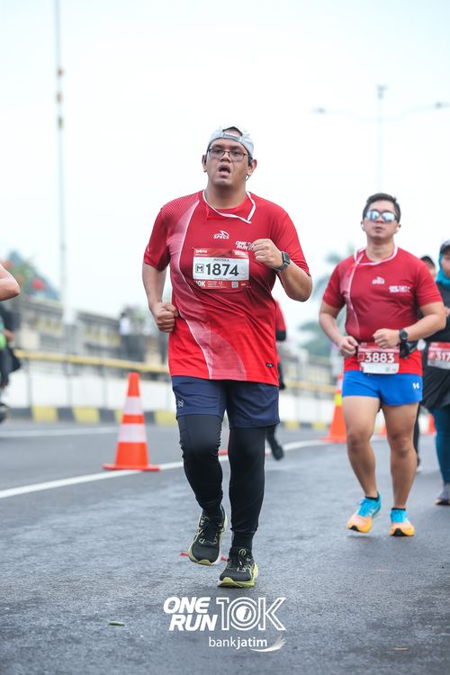 Race photo from ONE RUN 10 K