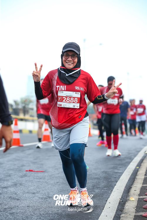 Race photo from ONE RUN 10 K