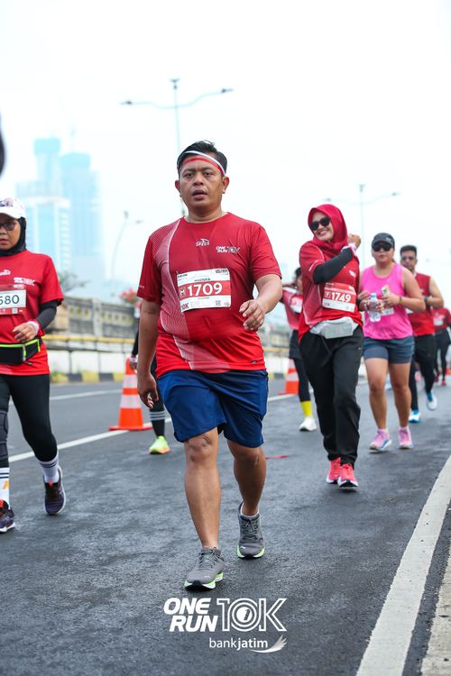 Race photo from ONE RUN 10 K