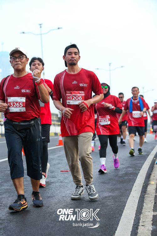 Race photo from ONE RUN 10 K