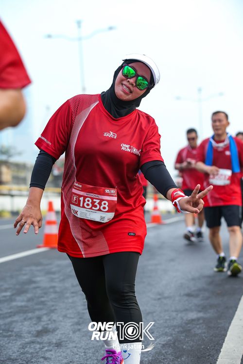 Race photo from ONE RUN 10 K
