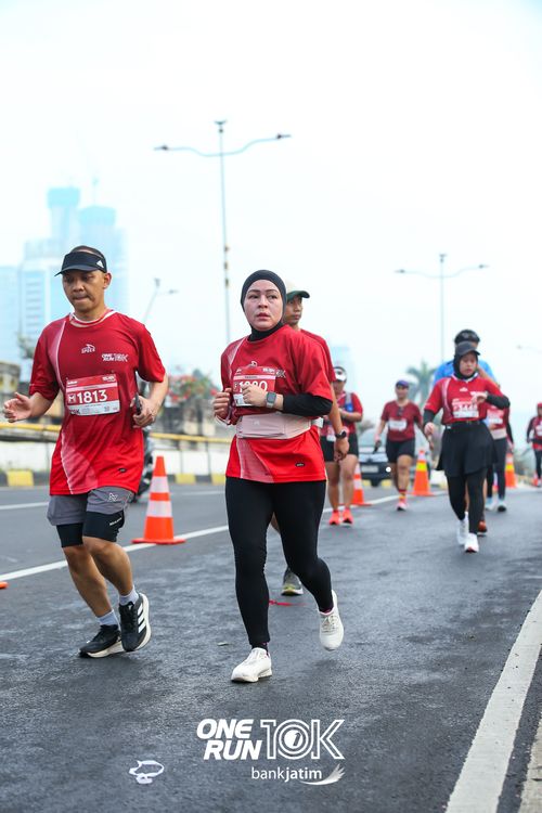 Race photo from ONE RUN 10 K