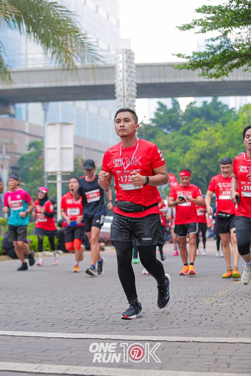 Race photo from ONE RUN 10K 2025