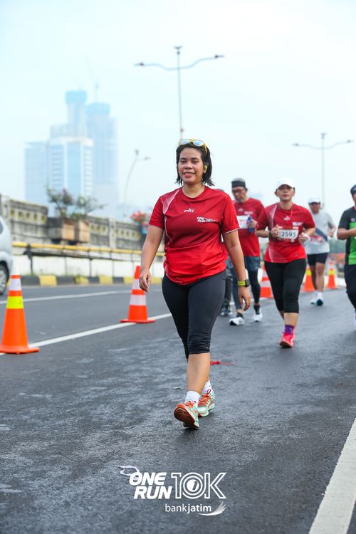Race photo from ONE RUN 10 K