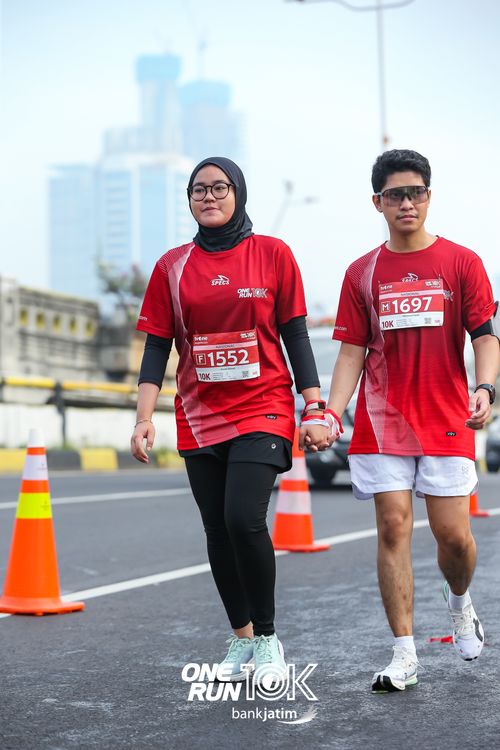 Race photo from ONE RUN 10 K