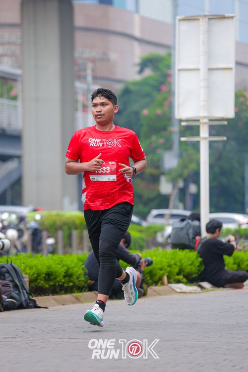 Race photo from ONE RUN 10K 2025