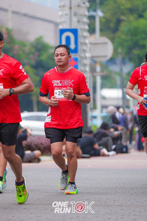 Race photo from ONE RUN 10K 2025
