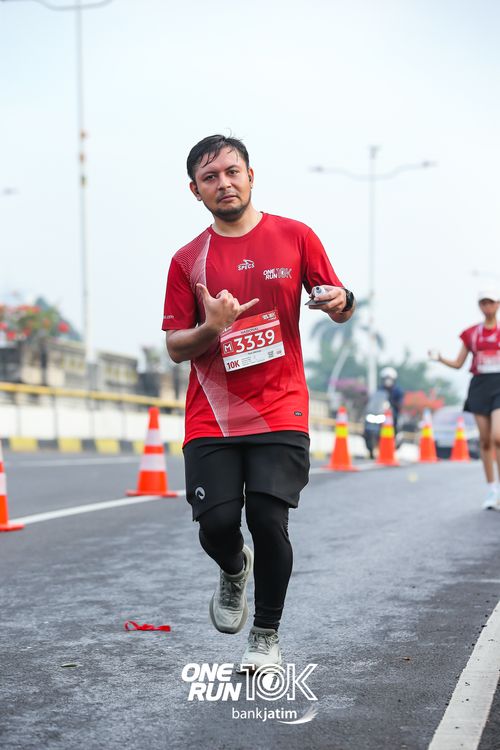 Race photo from ONE RUN 10 K