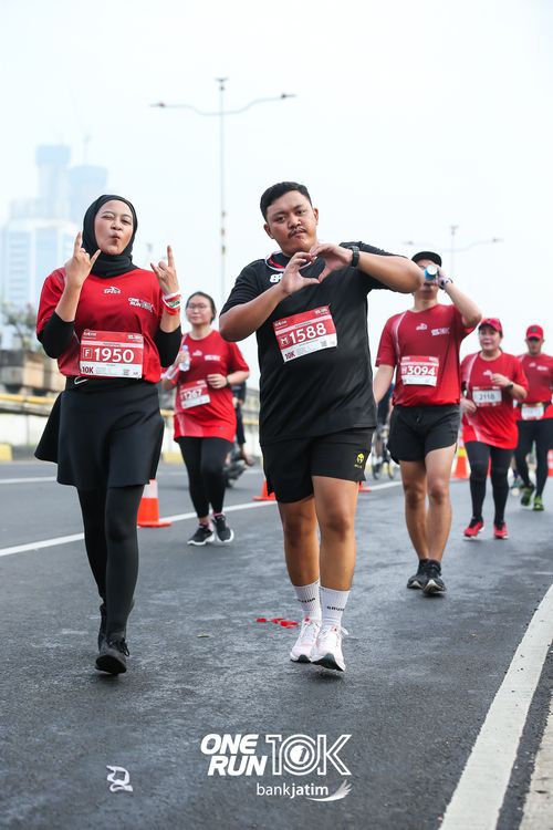 Race photo from ONE RUN 10 K