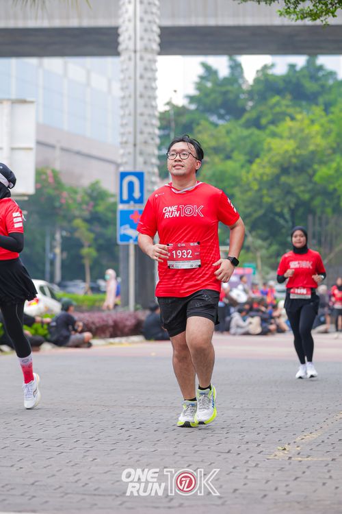 Race photo from ONE RUN 10K 2025