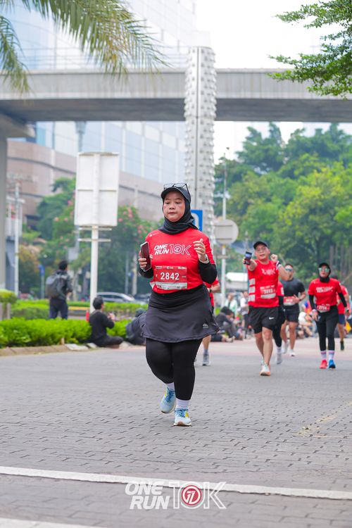 Race photo from ONE RUN 10K 2025