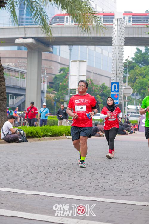 Race photo from ONE RUN 10K 2025