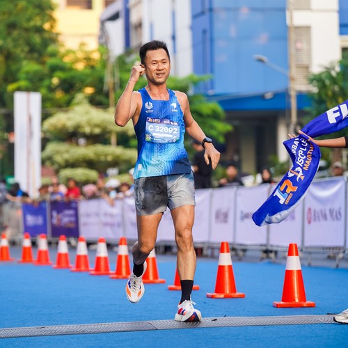 Race photo from SURABAYA ISOPLUS MARATHON 2026