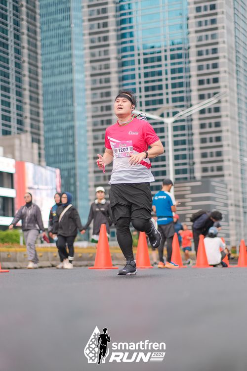 Race photo from Smartfren Run 2024