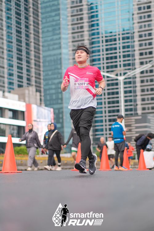 Race photo from Smartfren Run 2024