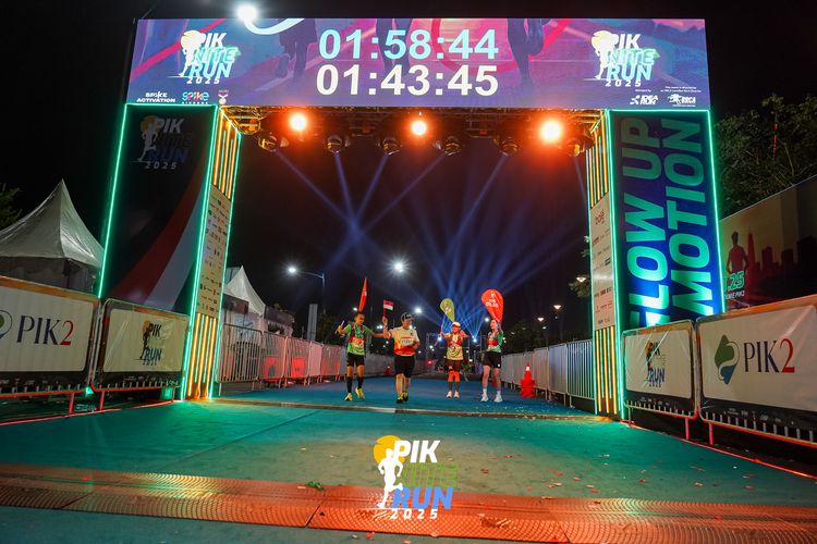 Race photo from PIK NITE RUN 2025
