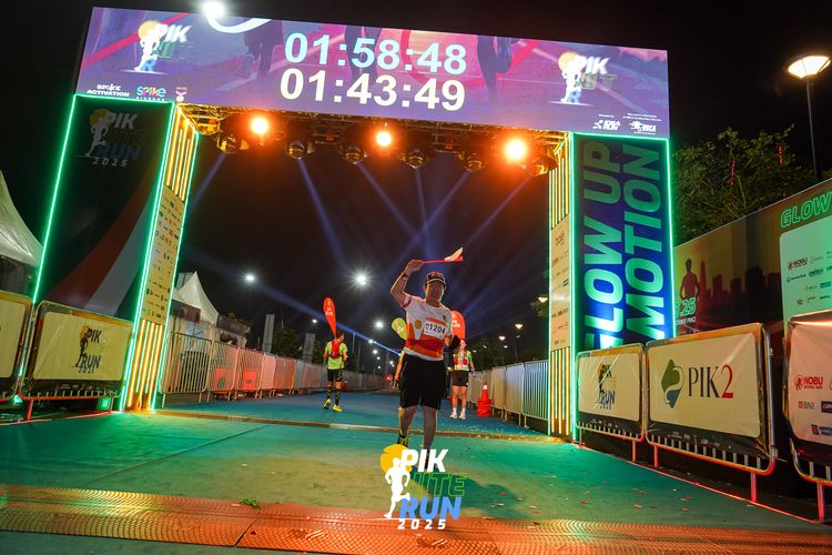 Race photo from PIK NITE RUN 2025