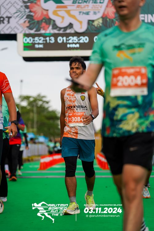 Race photo from Arutmin Borneo Run 2024