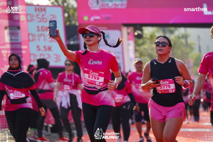Race photo from Smartfren Run 2025 