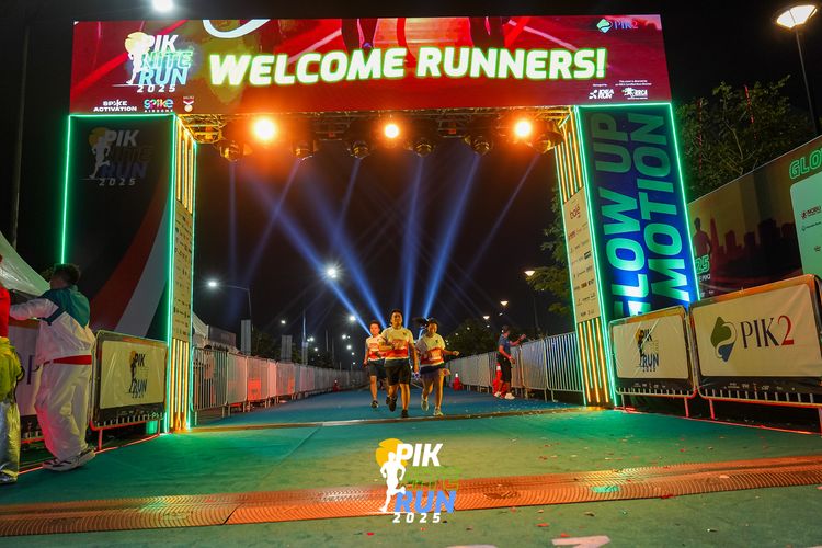 Race photo from PIK NITE RUN 2025