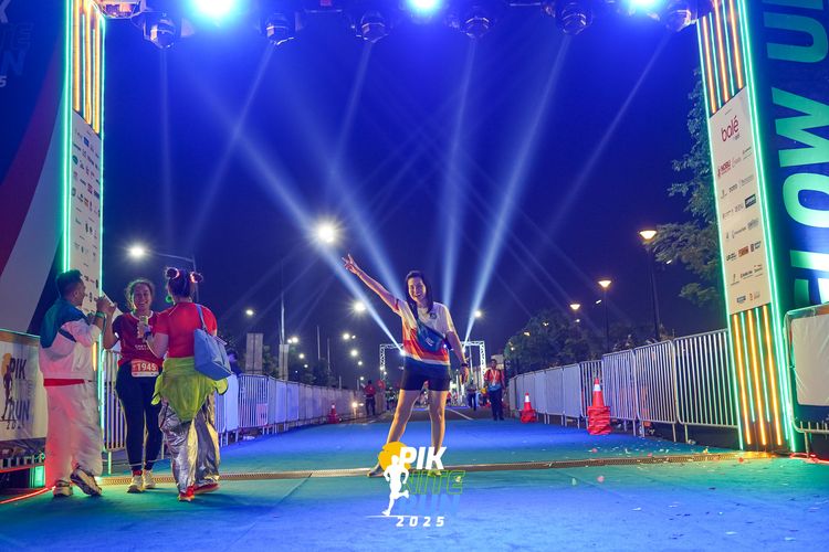 Race photo from PIK NITE RUN 2025