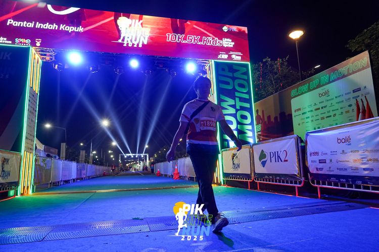Race photo from PIK NITE RUN 2025