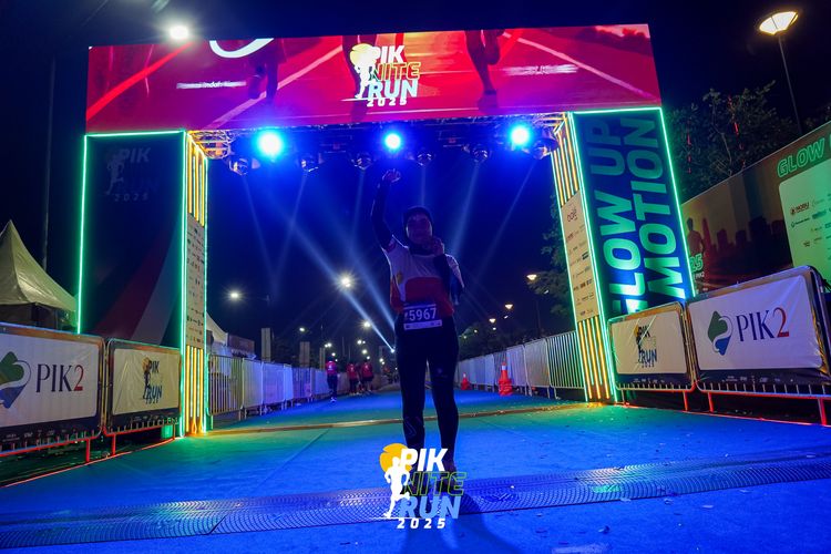 Race photo from PIK NITE RUN 2025