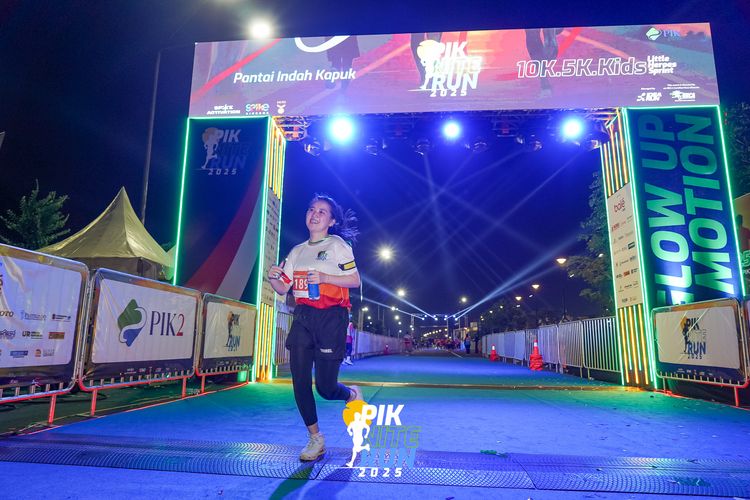 Race photo from PIK NITE RUN 2025