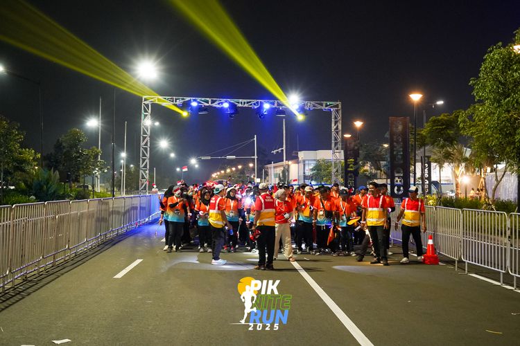 Race photo from PIK NITE RUN 2025