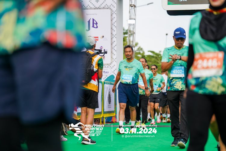 Race photo from Arutmin Borneo Run 2024