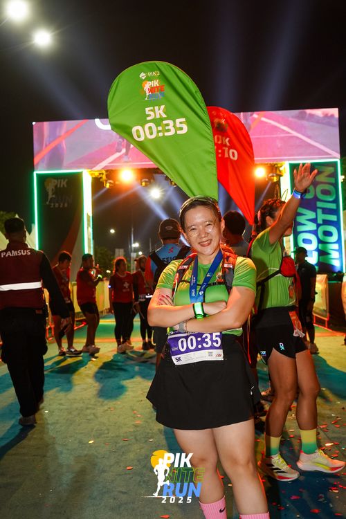 Race photo from PIK NITE RUN 2025