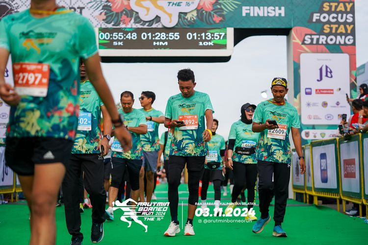 Race photo from Arutmin Borneo Run 2024