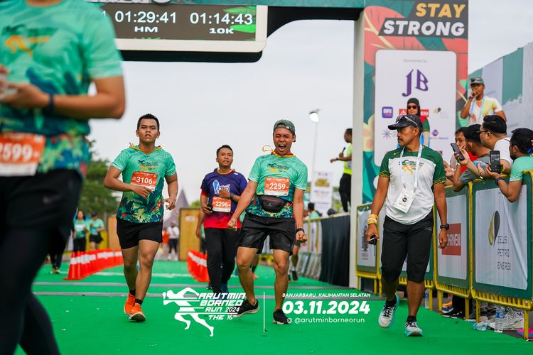 Race photo from Arutmin Borneo Run 2024
