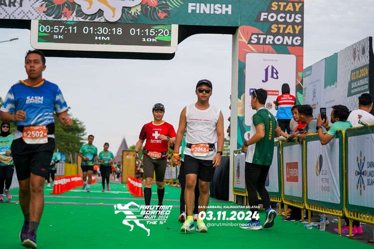 Race photo from Arutmin Borneo Run 2024