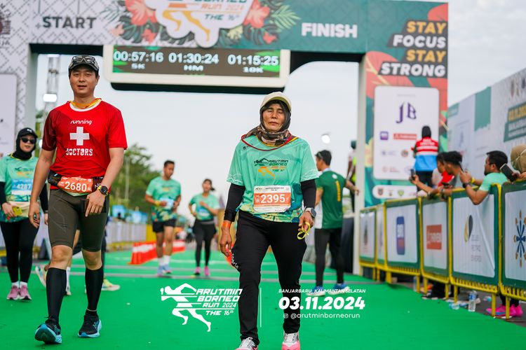 Race photo from Arutmin Borneo Run 2024
