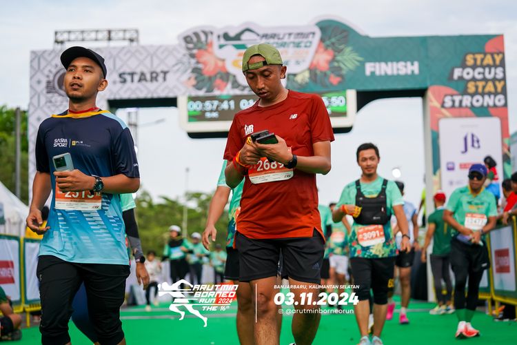 Race photo from Arutmin Borneo Run 2024